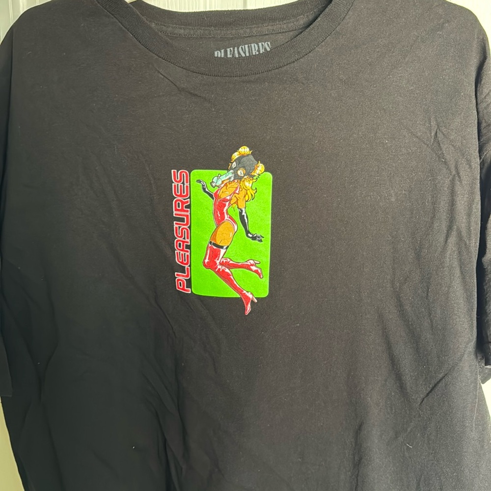 Pleasures tee